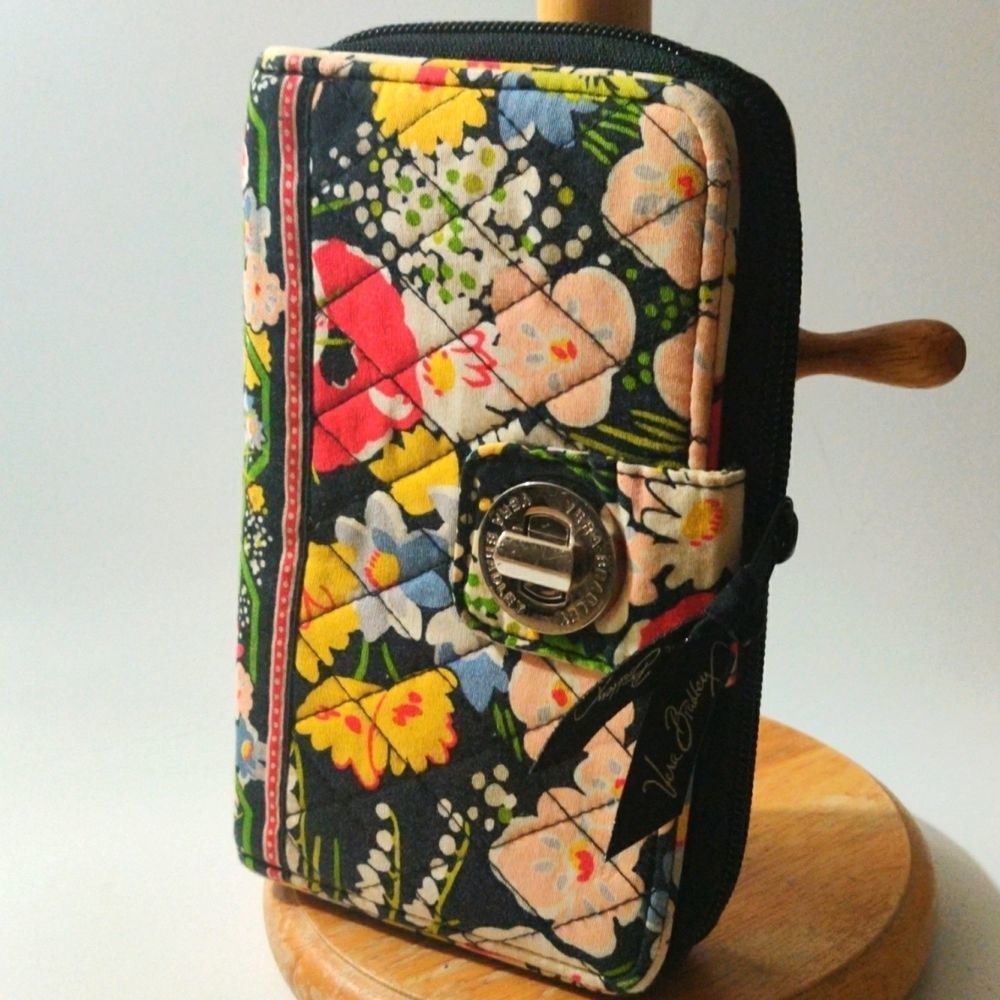Vera‎ Bradley Black Fantastic Floral Clutch Wallet
